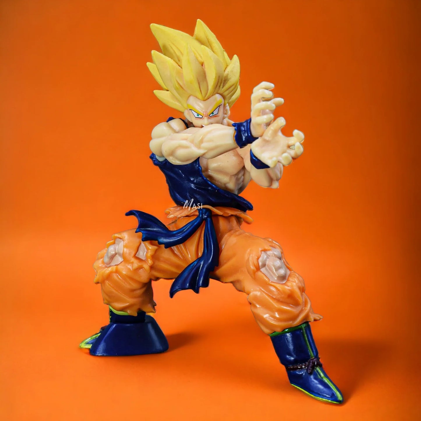 Dragon Ball Z Super Saiyan Goku Kamehameha Figure