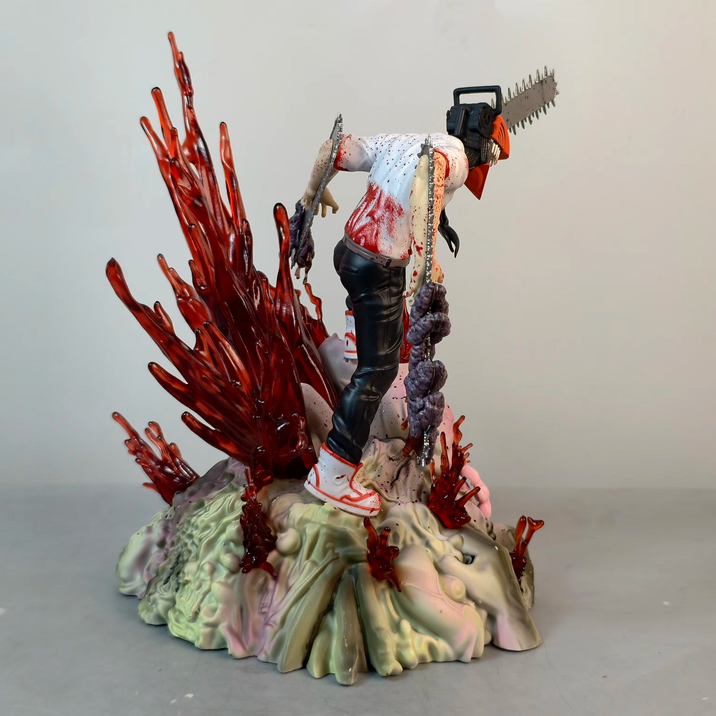 Chainsaw Man Bloody Battle Diorama Figure