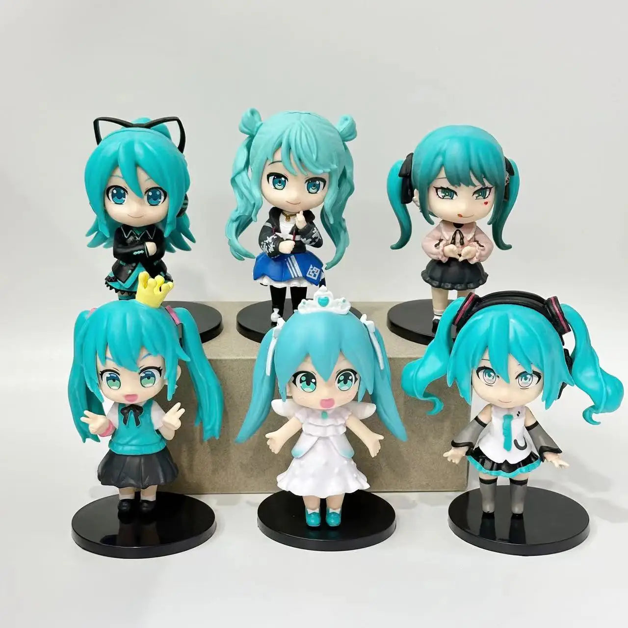 Vocaloid Hatsune Miku 6-Piece Chibi Figure Set