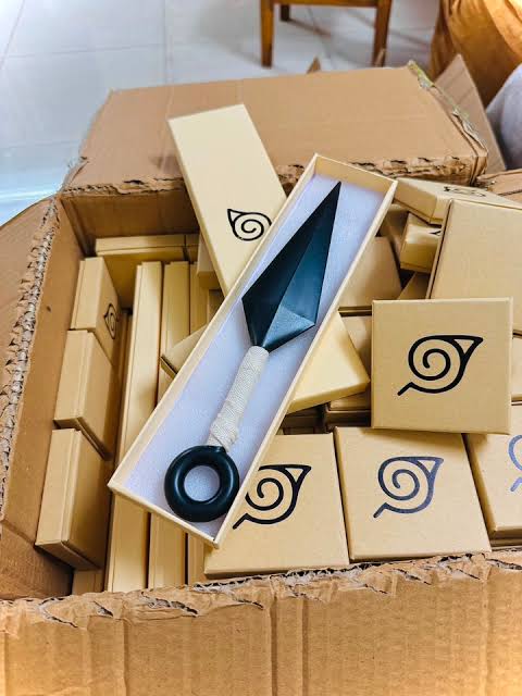 Naruto Flying Shinobi Kunai With Stand
