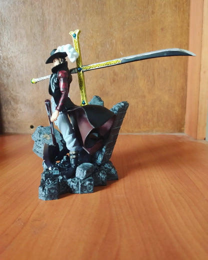 One Piece Dracule Mihawk Rocks Base Figure