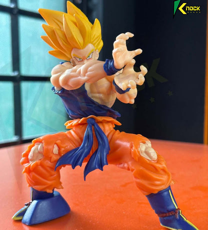 Dragon Ball Z Super Saiyan Goku Kamehameha Figure