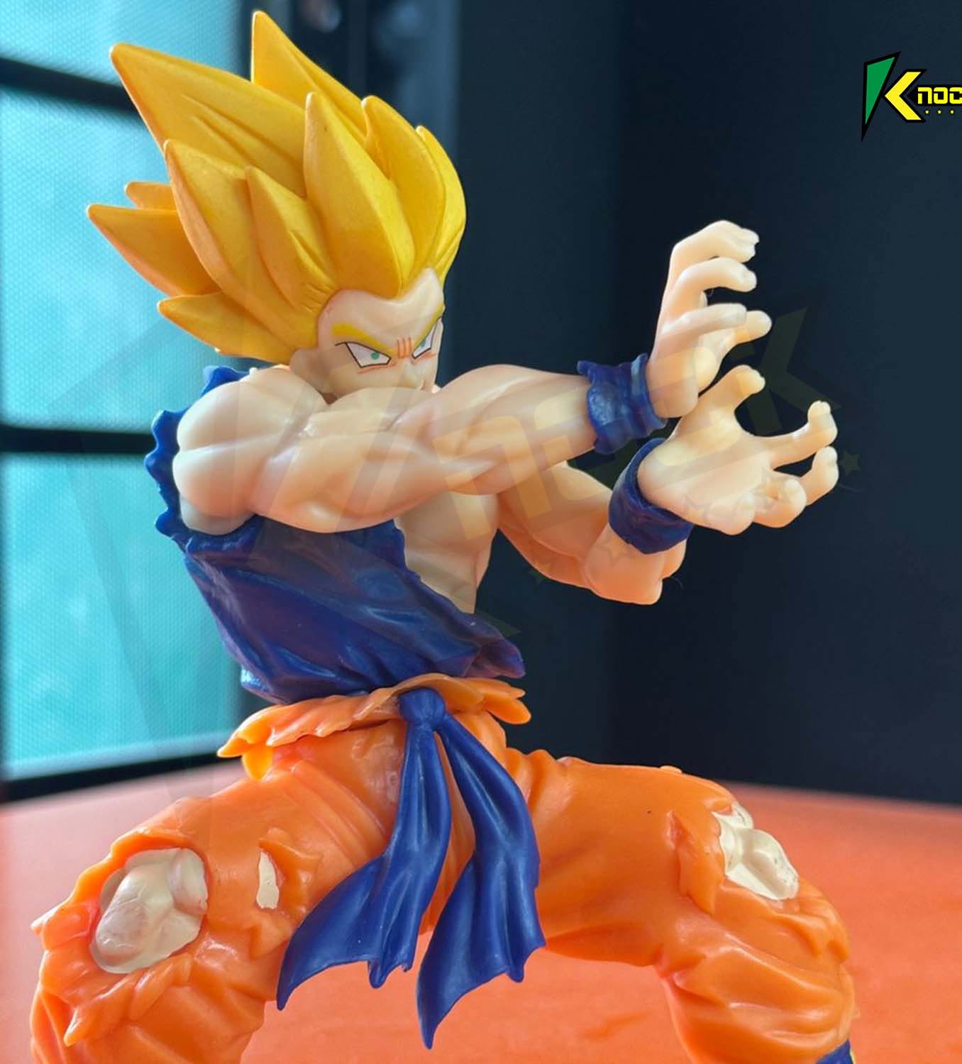Dragon Ball Z Super Saiyan Goku Kamehameha Figure