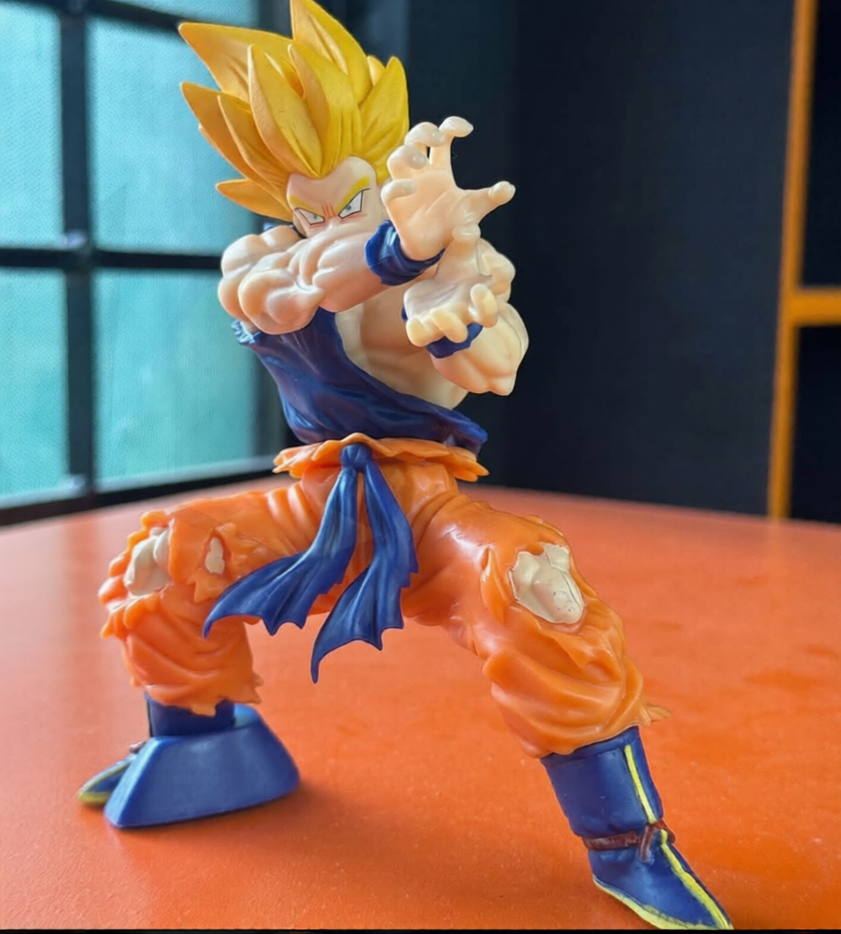 Dragon Ball Z Super Saiyan Goku Kamehameha Figure